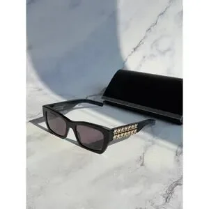 Givenchy Angular Black Acetate Sunglasses With Embellished Temples - NWT Giv Cut crystal-embellished shield sunglasses in black  main image 4